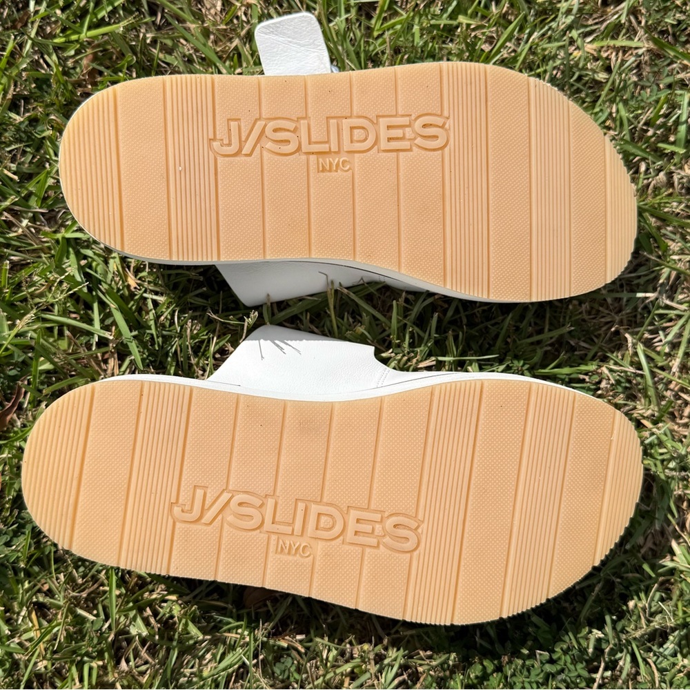 Chic White Platform Sandals with Buckle Detail - Picture 6 of 12